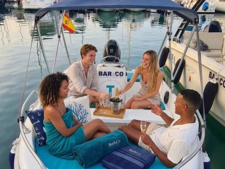 Hire Motorboat Eatable with a boat licence