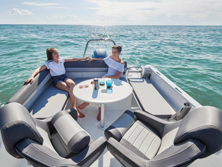 Motorboat to hire Positano at the best price