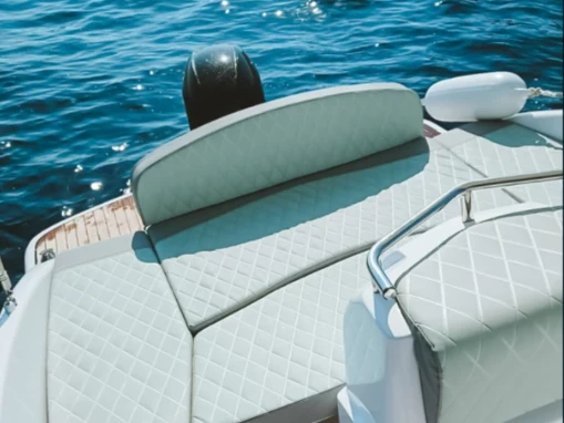 Charter a Romar Bermuda 590 in Porto di Salerno on Samboat