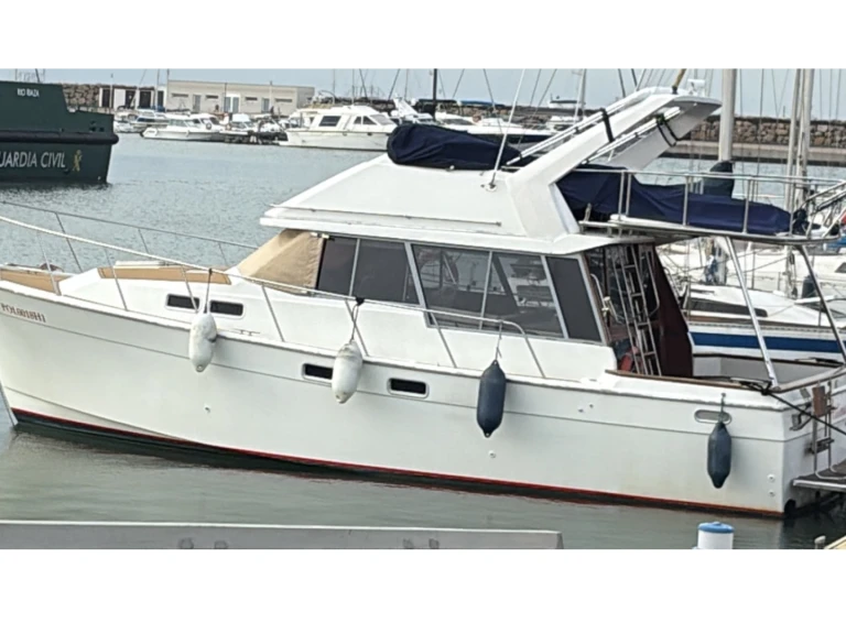 Motorboat hire in Valencia - Bayliner Bayliner 3288 Fly