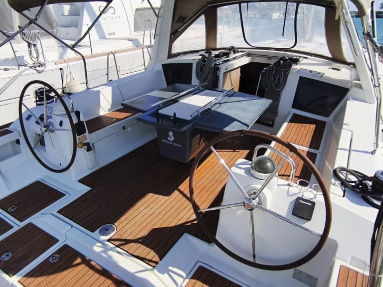 Hire Sailboat with or without skipper Bénéteau Paleros Marina