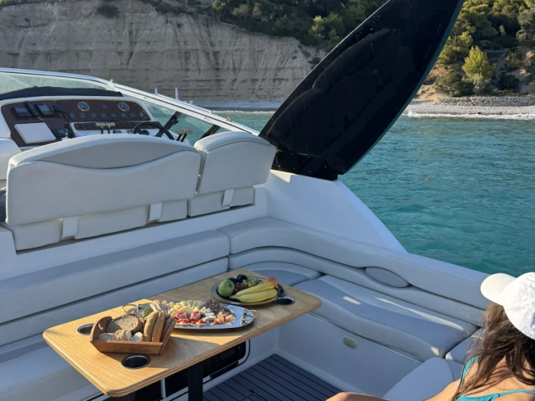 Motorboat hire in Porto Cheli - Carver 400 Express