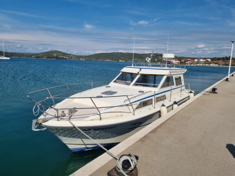 Motorboat to hire Šibenik at the best price