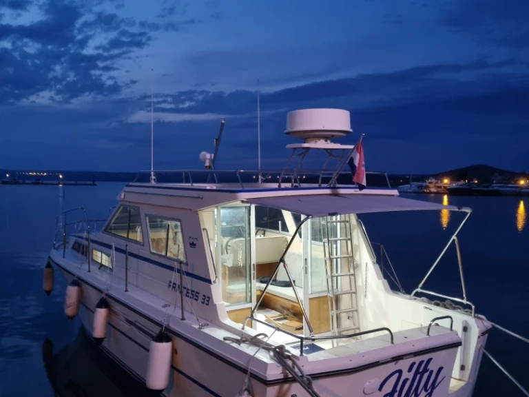 Princess Princess 33 charter bareboat or skippered in  Šibenik
