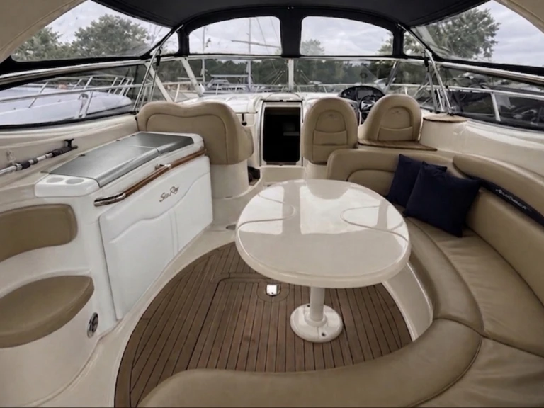 Charter a Cranchi Mediterranee 50 in Blanes on Samboat