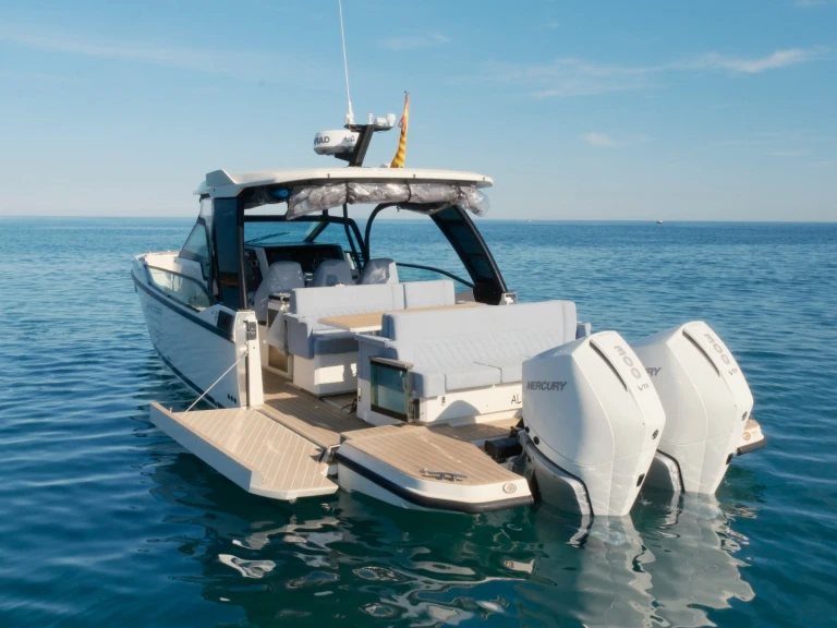 Hire a Saxdor Saxdor 320 GTO Platja d'Aro