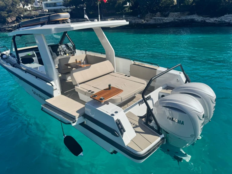 Hire Motorboat Quarken with a boat licence