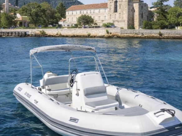 Hire a Adventure Vestra V 6.50 Mandelieu-la-Napoule