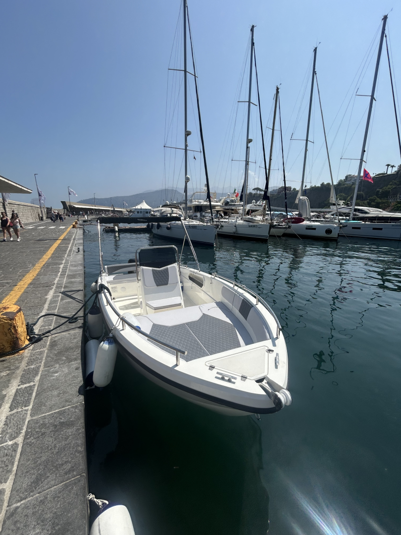 Motorboat hire in Sorrento - Teorema Teorema 20