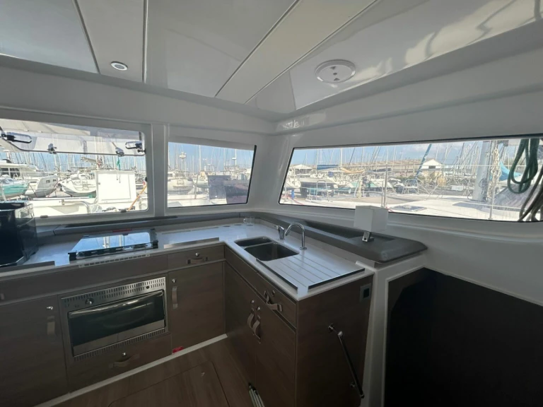 Hire a Bali Bali Catspace Voile Marseille