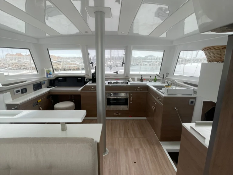 Yacht charter Marseille - Bali Bali Catspace Voile on SamBoat