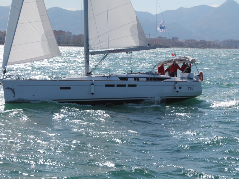 Charter a Jeanneau Sun Odyssey 519 in Sitges on Samboat