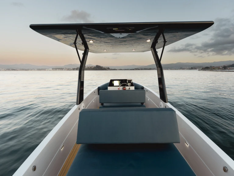 Hire Motorboat with or without skipper Lasai Lac Léman