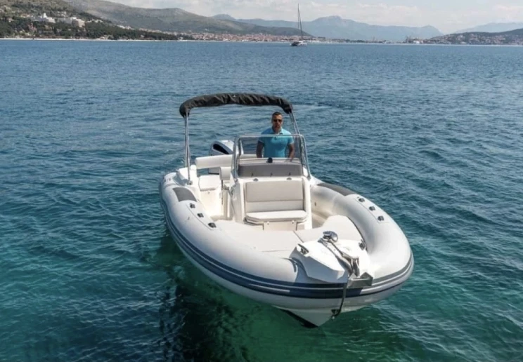 Hire RIB with or without skipper Wellcraft Fréjus