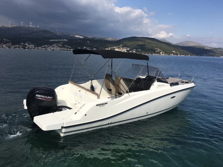 Yacht charter Marseille - Quicksilver Activ 675 Sundeck on SamBoat
