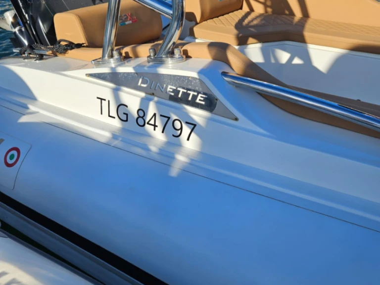 Yacht hire Saint-Raphaël cheap 24 DINETTE