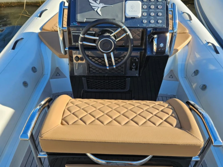 RIB hire in Saint-Raphaël - SPX RIB 24 DINETTE