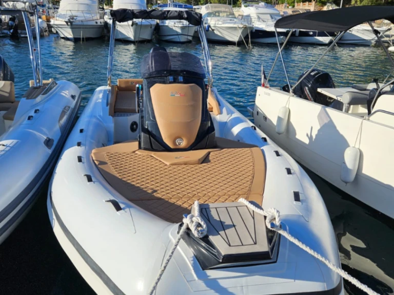 SPX RIB 24 DINETTE charter bareboat or skippered in  Saint-Raphaël