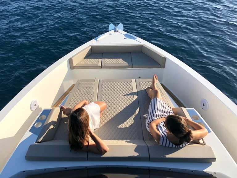 Yacht charter Ibiza Town - De Antonio 42 FULL LUXE on SamBoat