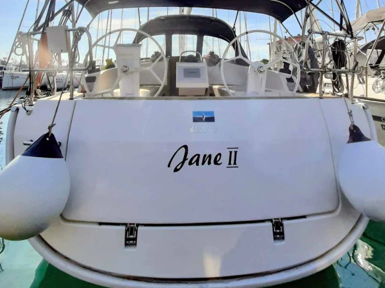 Hire Sailboat Bavaria with a boat licence