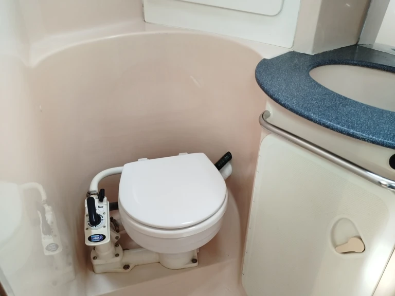 Hire a Bavaria Bavaria 40 Volos