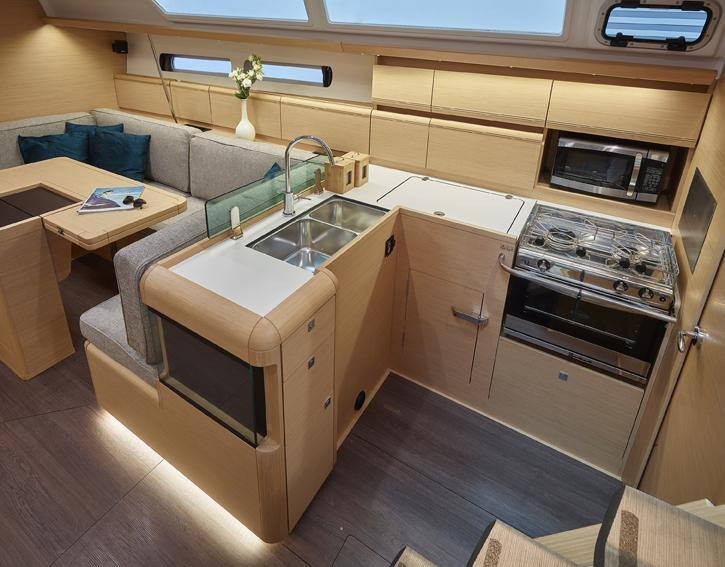 Sailboat hire in Agropoli - Jeanneau Sun Odyssey 449