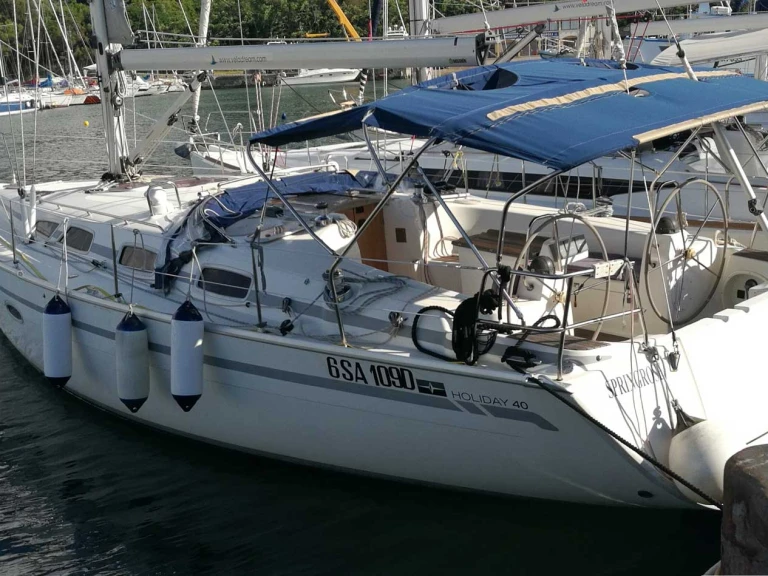 Bavaria Bavaria 40 Holiday charter bareboat or skippered in  Rodi Garganico