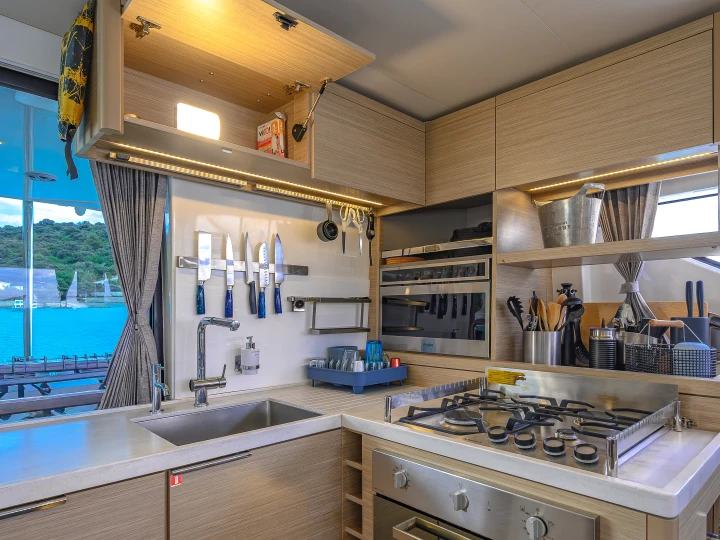 Yacht charter Trogir - Lagoon Lagoon 51 on SamBoat