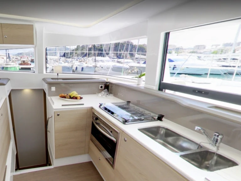 Catamaran to hire Agropoli at the best price