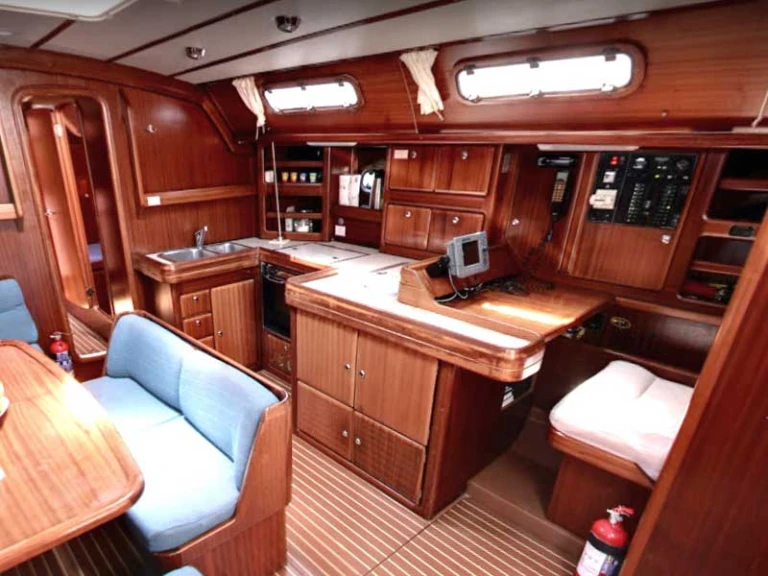 Hire Sailboat Bavaria with a boat licence