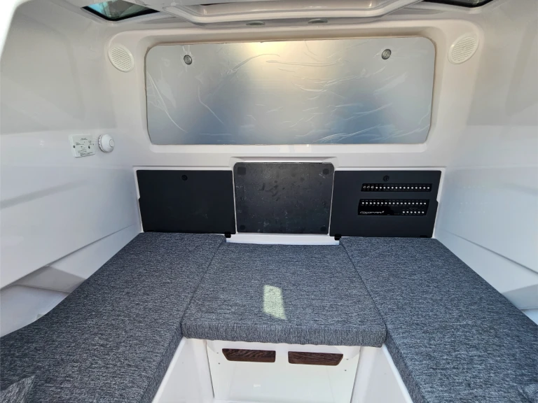 Motorboat to hire Seget Donji at the best price