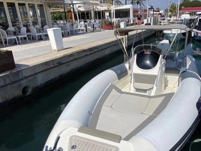 Altamarea Wave 24 charter bareboat or skippered in  Carnon-Plage