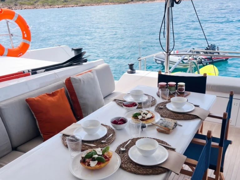 Hire Catamaran with or without skipper Nautitech Alimos