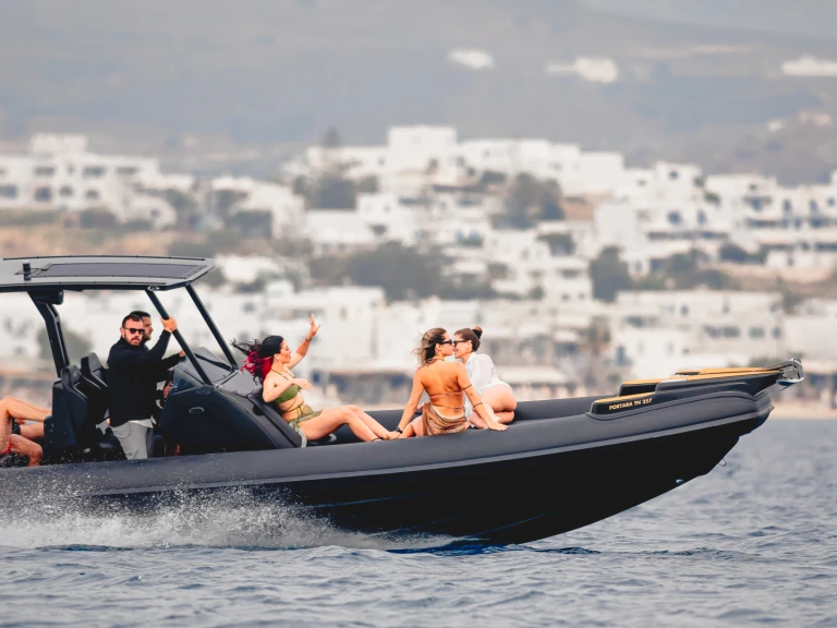 Hire Motorboat  with a boat licence