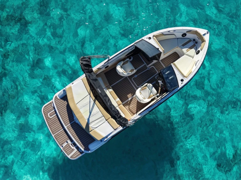 Yacht charter Ibiza Town - Glastron GT 205 on SamBoat