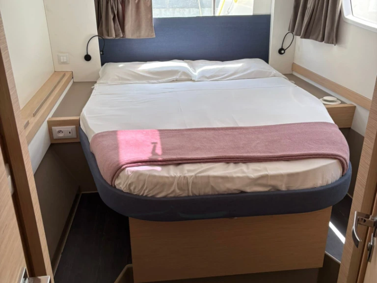 Yacht charter Furnari - Fountaine Pajot Astrea 42 on SamBoat