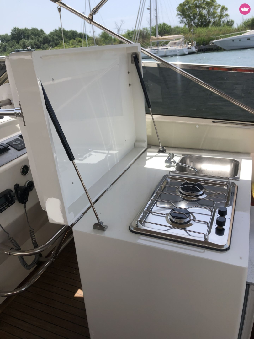 Yacht charter Catania - Gari Plast Freeway 43  on SamBoat
