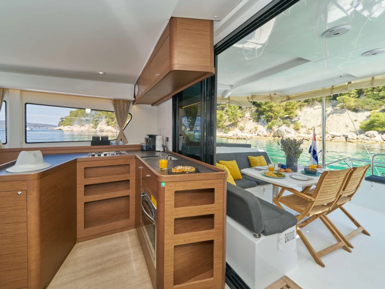 Hire Luxury Yacht with or without skipper Lagoon Kaštel Gomilica