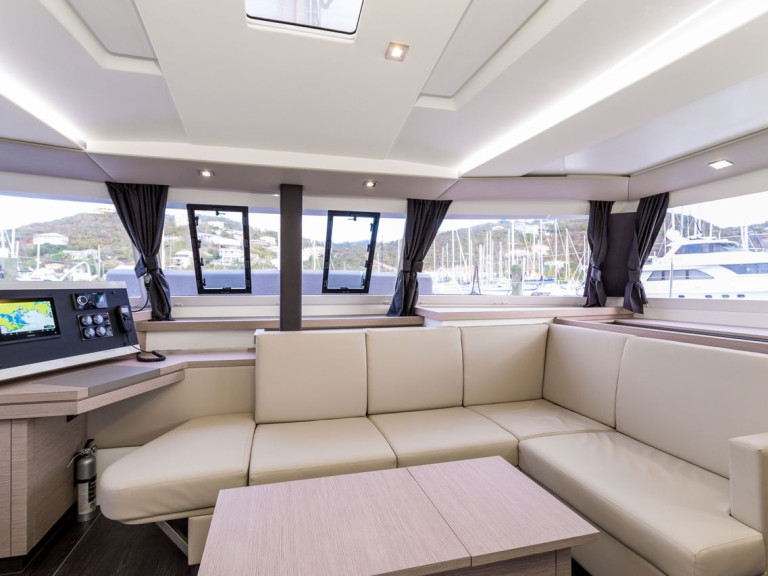 Charter a Fountaine Pajot Astrea 42 in Tortola on Samboat