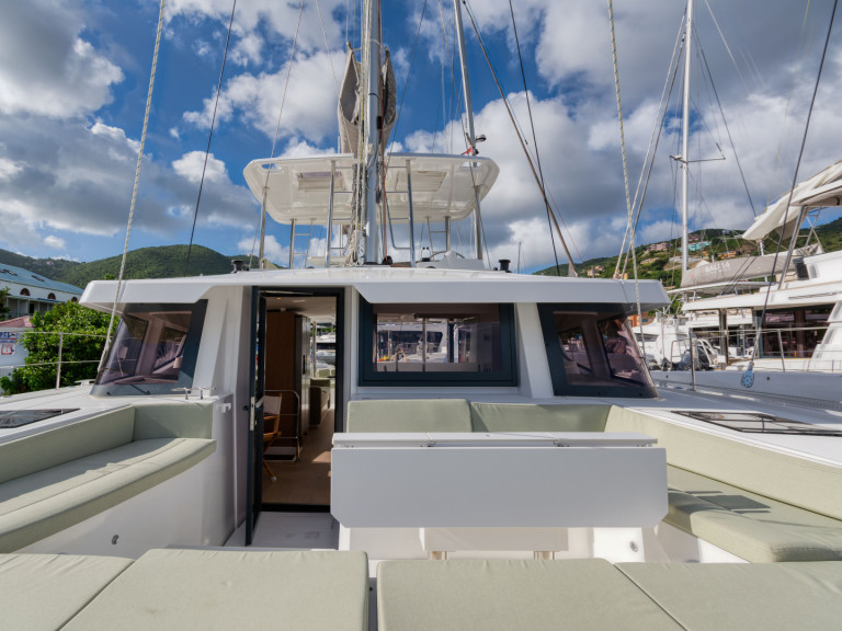 Yacht hire Tortola cheap Bali 4.6