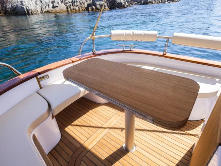 Yacht charter Port Grimaud - Mimi LIBECCIO 7.5 wa on SamBoat