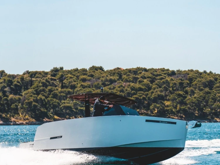 Motorboat hire in Seget Donji - De Antonio De Antonio D28 Open