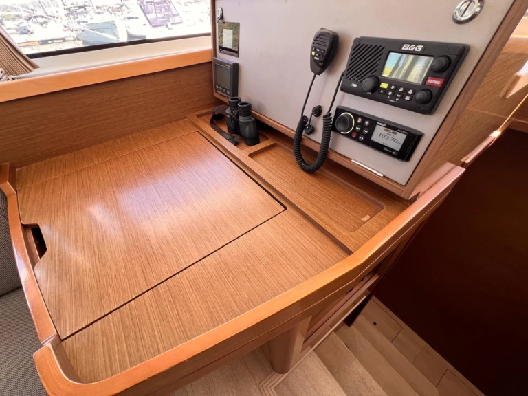 Catamaran hire in Olbia - Lagoon Lagoon 42