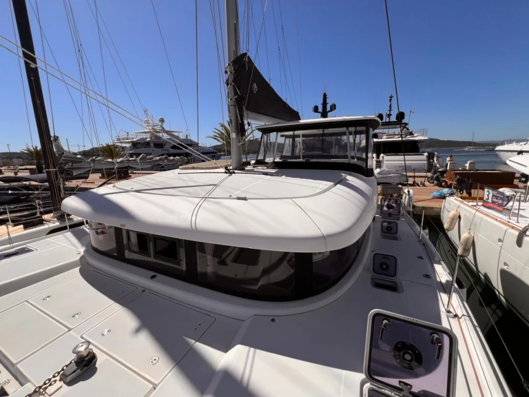 Hire Catamaran Lagoon with a boat licence