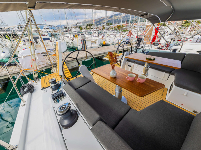 Hire Sailboat with or without skipper Hanse Šibenik