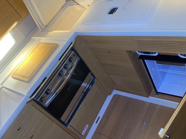 Charter a X-Yachts X-Yachts X4.3 MkII in Lávrio on Samboat