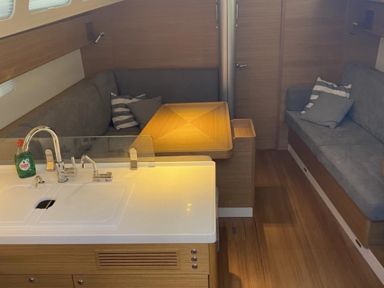 Hire Sailboat with or without skipper X-Yachts Lávrio