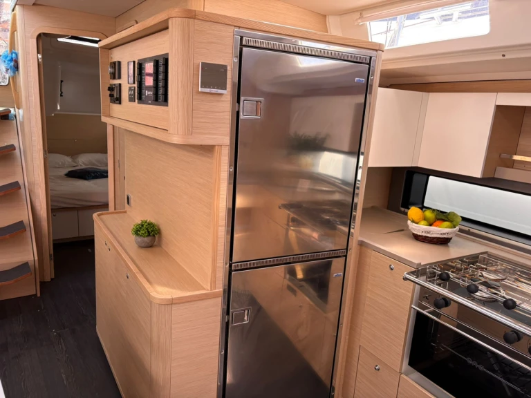 Sailboat hire in Furnari - Dufour Dufour 48