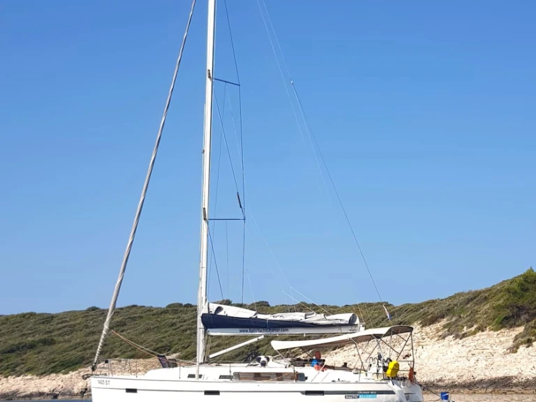 Yacht hire Split cheap Cruiser 40 S