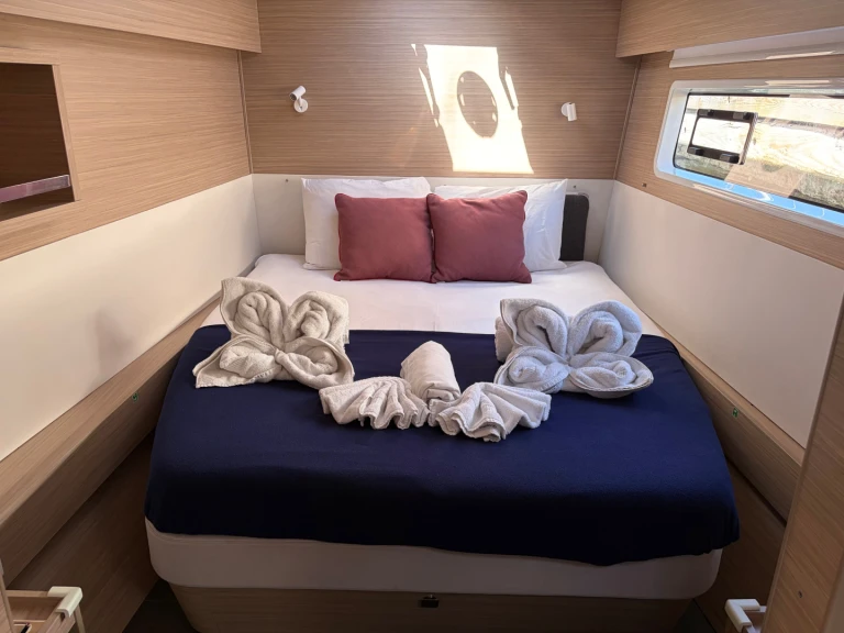 Hire Catamaran Lagoon with a boat licence